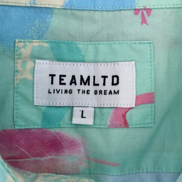 TEAMLTD Living the Dream Short Sleeve Button Down Flamingo Tropical Men’s Large - Picture 4 of 15